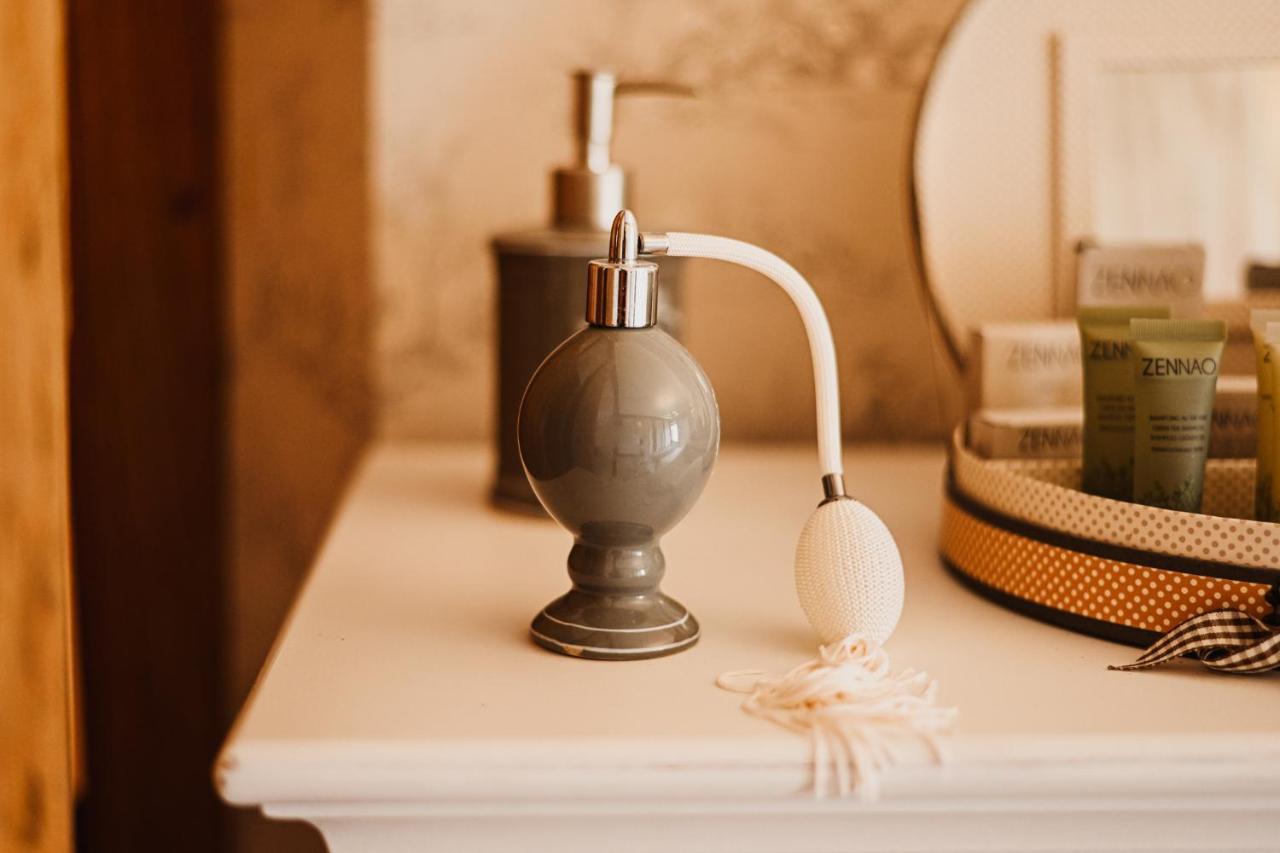 ミルポワ Demeure De La Carmine, Sejour Bien-Etre D'Exception, Piscine, Hammam, Champagne Bed & Breakfast エクステリア 写真