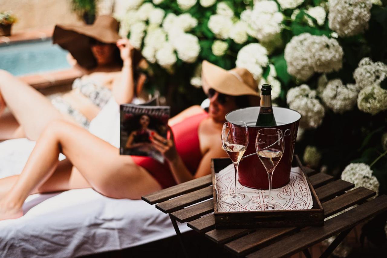 ミルポワ Demeure De La Carmine, Sejour Bien-Etre D'Exception, Piscine, Hammam, Champagne Bed & Breakfast エクステリア 写真